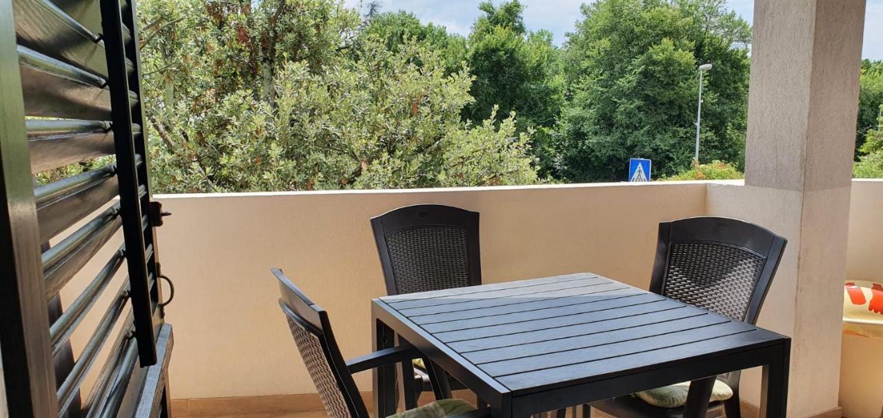Apartmani Sonia Njivice Bagian luar foto