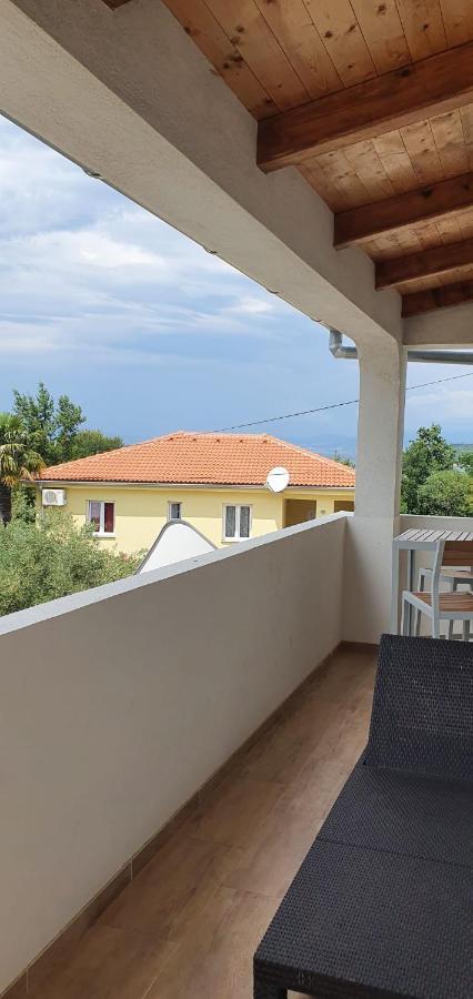 Apartmani Sonia Njivice Bagian luar foto