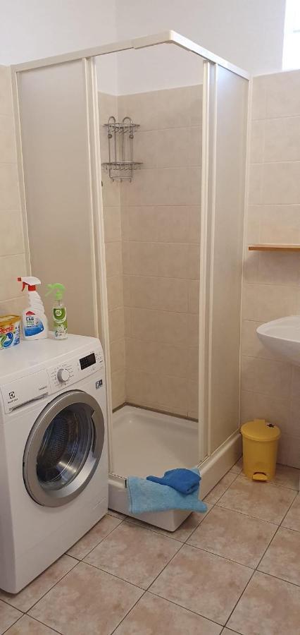 Apartmani Sonia Njivice Bagian luar foto