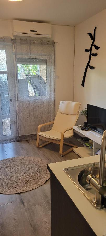 Apartmani Sonia Njivice Bagian luar foto
