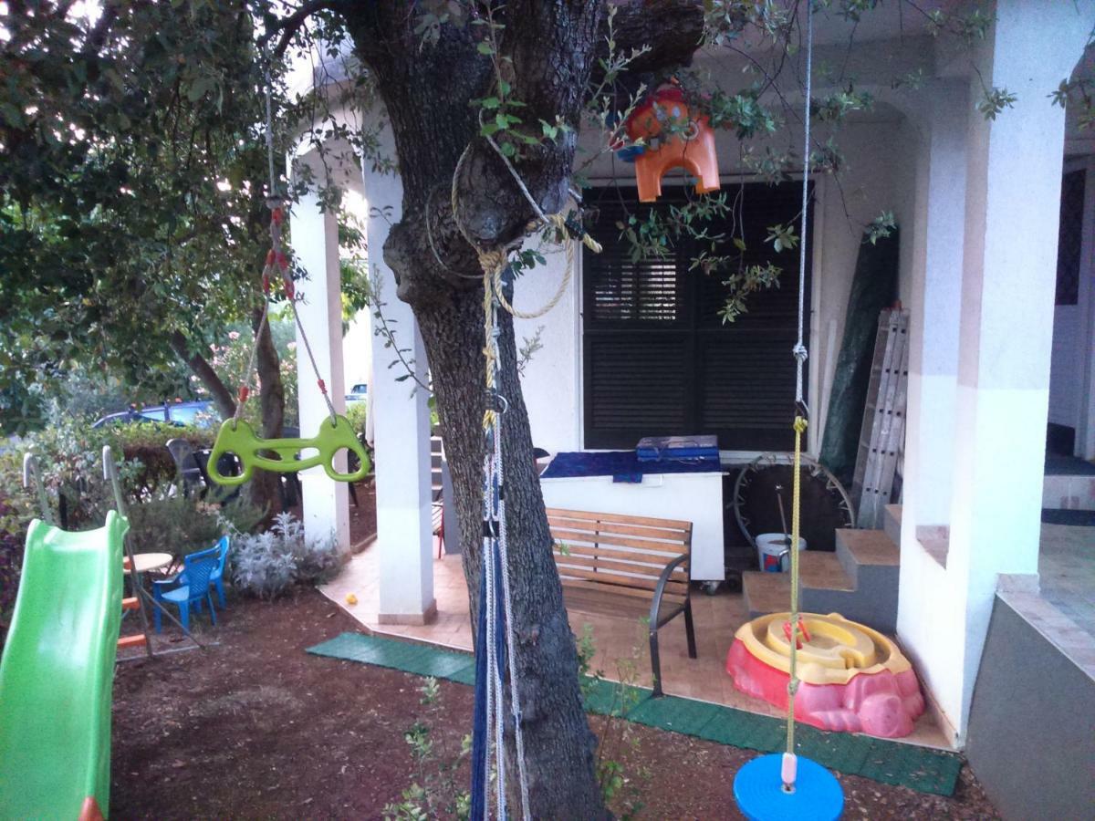 Apartmani Sonia Njivice Bagian luar foto