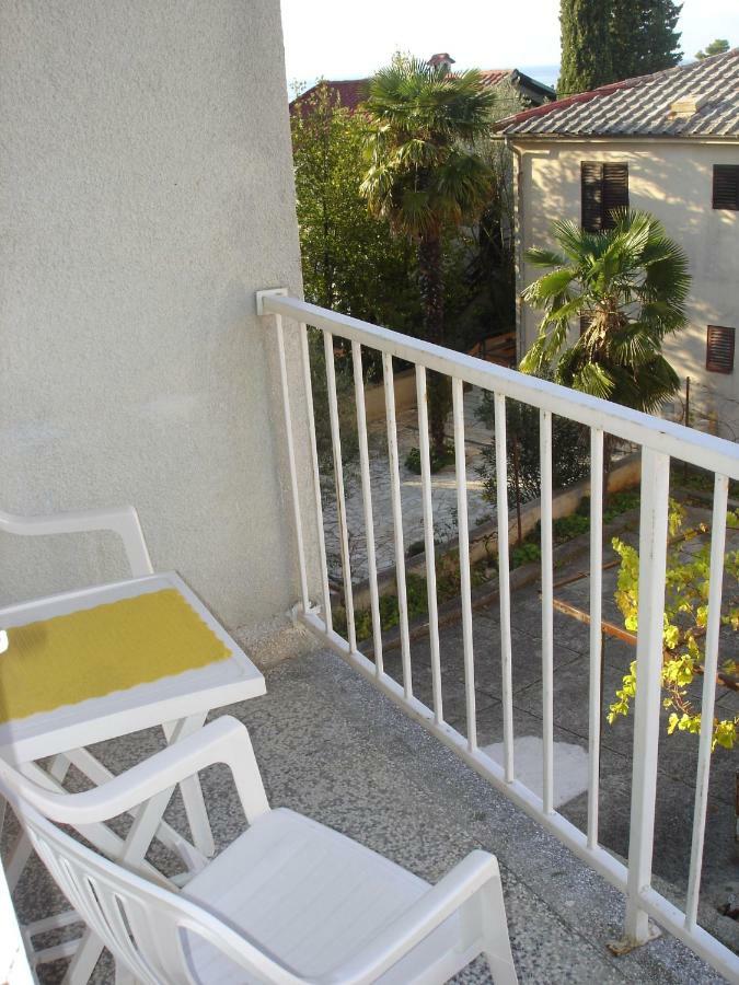 Apartmani Sonia Njivice Bagian luar foto
