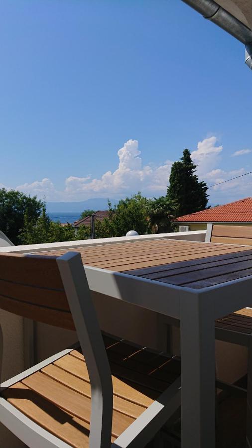 Apartmani Sonia Njivice Bagian luar foto